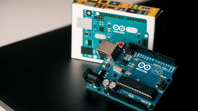 What is Arduino? Explained in 5 minutes for beginners.